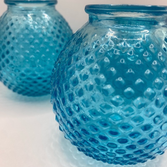 3 Blue HOBNAIL ROUND MINI VASES 3.25 INCHES TALL DIAMETER 1.25 INCHES - Picture 2 of 4